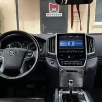 Toyota Land Cruiser 200 5