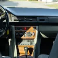 Mercedes-Benz 124  8