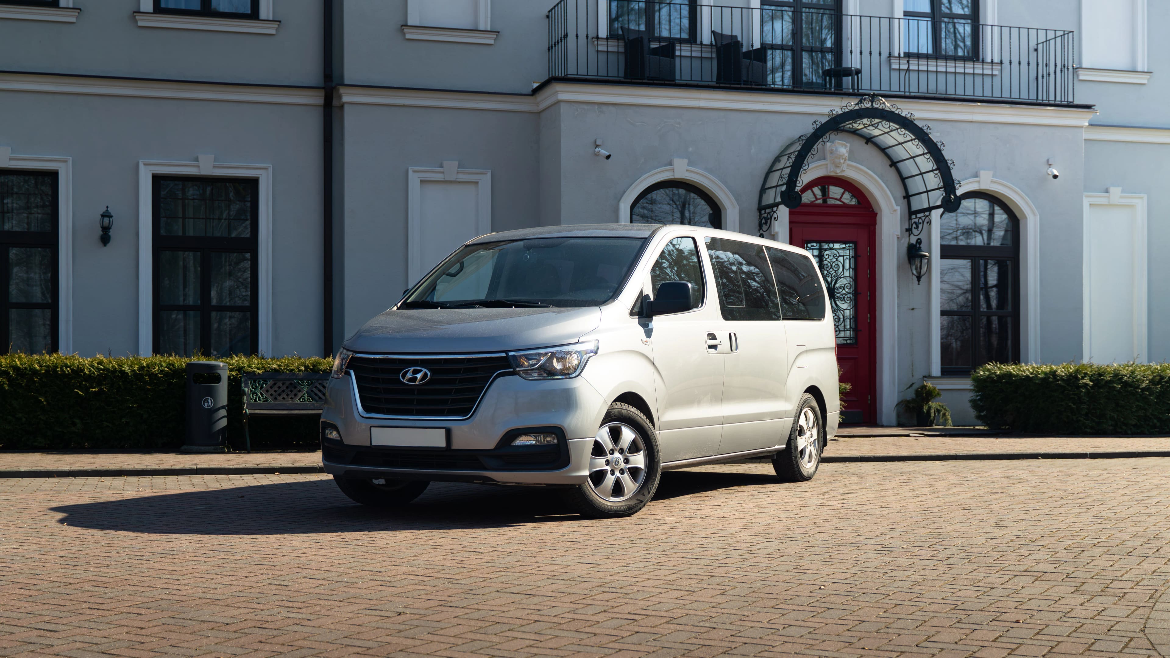Hyundai Starex 