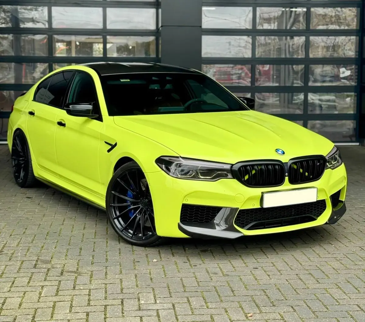 BMW M5 F90, 2019 — фотография из автопарка Maxrent