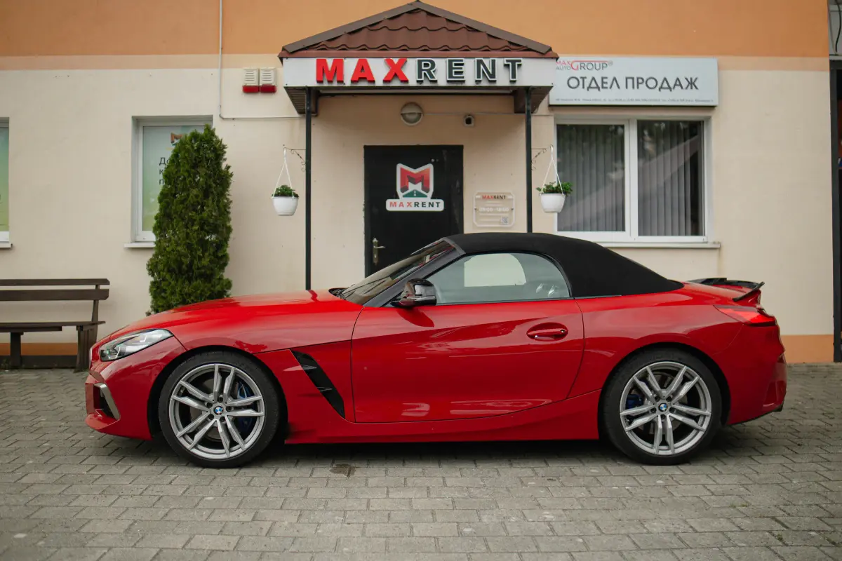 BMW Z4, 2021 — фотография из автопарка Maxrent