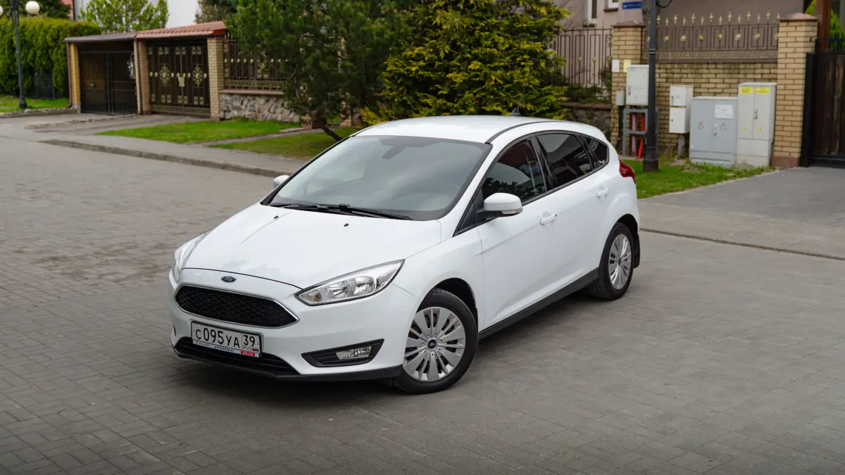 Ford Focus, 2019 — фотография из автопарка Maxrent