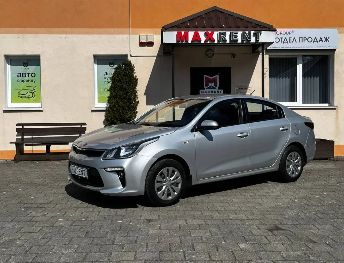 KIA RIO, 2019 — фотография из автопарка Maxrent