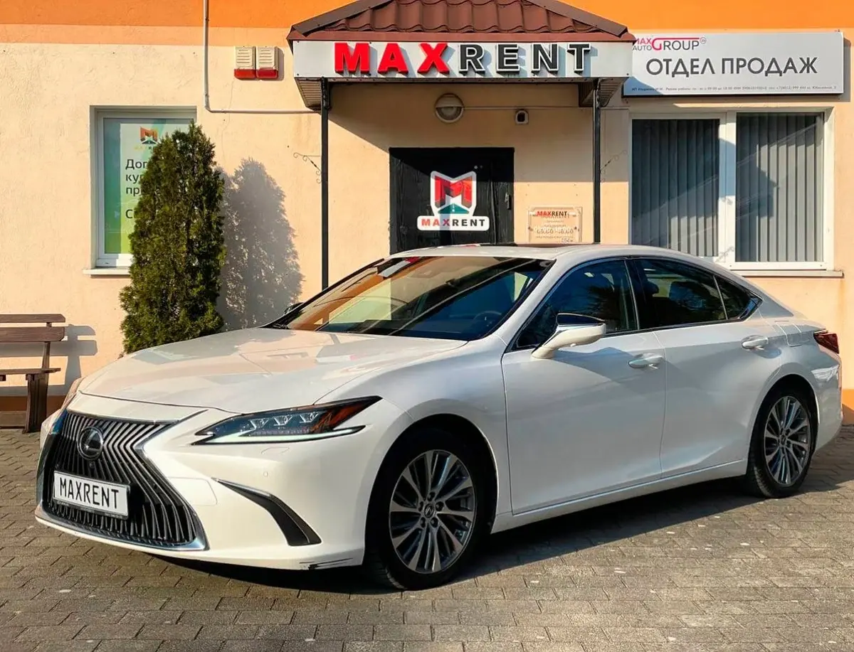 Lexus ES250, 2019 — фотография из автопарка Maxrent