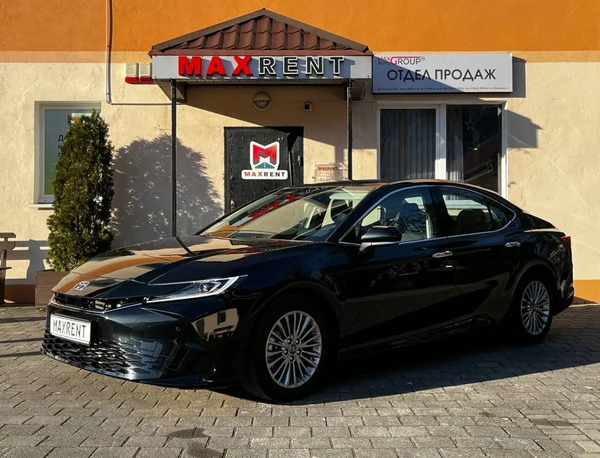 Toyota Camry 80, 2025 — фотография из автопарка Maxrent