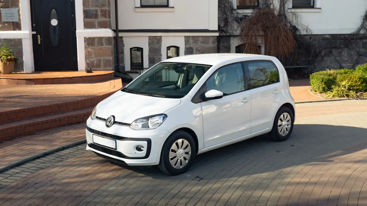 Volkswagen UP, 2023 — фотография из автопарка Maxrent